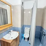 Astir דירה *