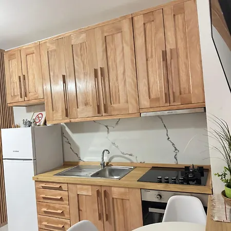 Apartament Astir